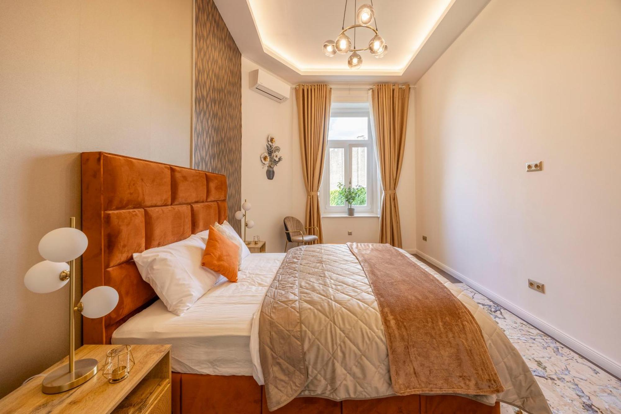 Exclusive Downtown Quentin Residence By Prestige Homes Будапеща Екстериор снимка