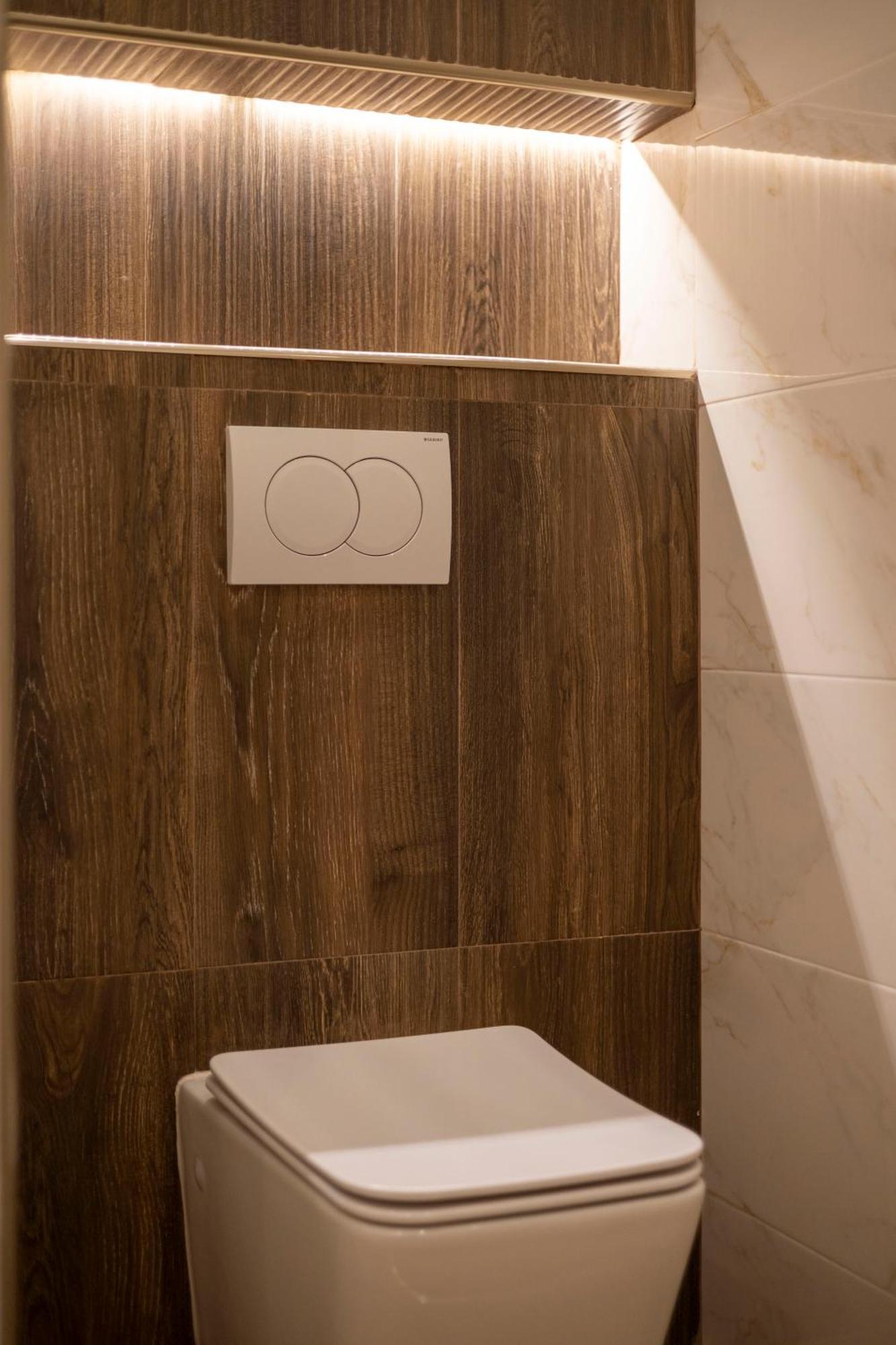 Exclusive Downtown Quentin Residence By Prestige Homes Будапеща Екстериор снимка
